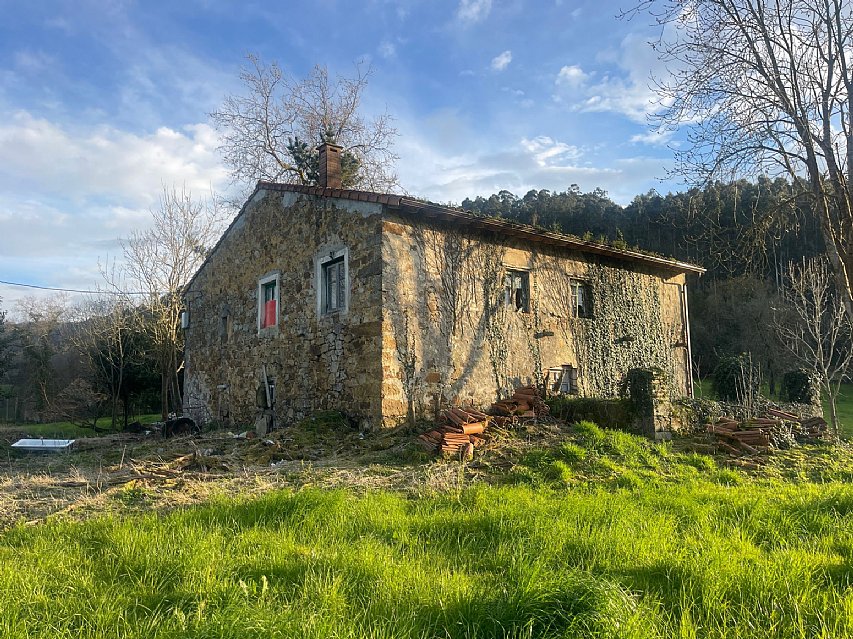Casa de 263 metros cuadrados en el centro de Riaño