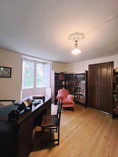 Conjunto de casas señoriales con finca urbana segregable y posibilidad de construir  