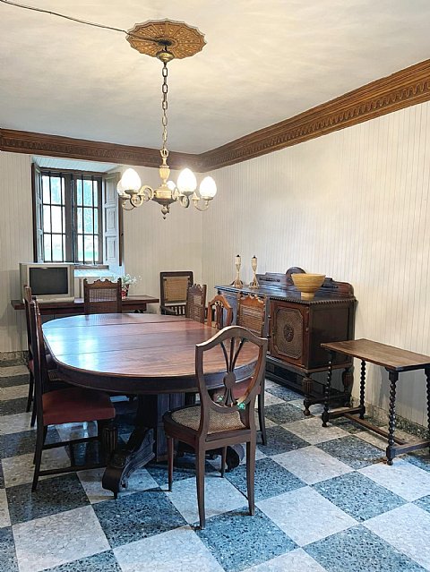 Conjunto de casas señoriales con finca urbana segregable y posibilidad de construir  