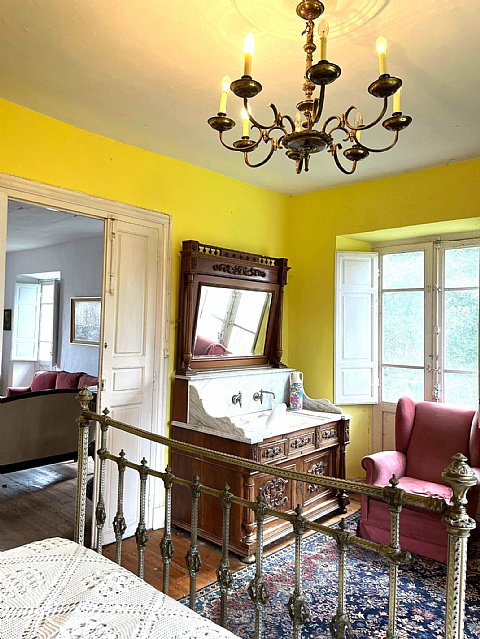 Conjunto de casas señoriales con finca urbana segregable y posibilidad de construir  