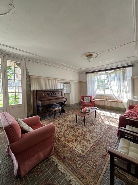 Conjunto de casas señoriales con finca urbana segregable y posibilidad de construir  