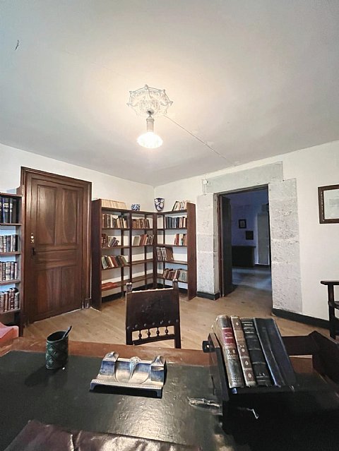 Conjunto de casas señoriales con finca urbana segregable y posibilidad de construir  