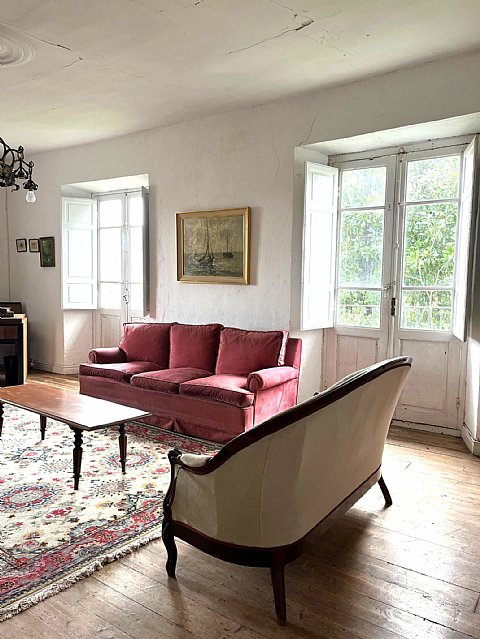 Conjunto de casas señoriales con finca urbana segregable y posibilidad de construir  