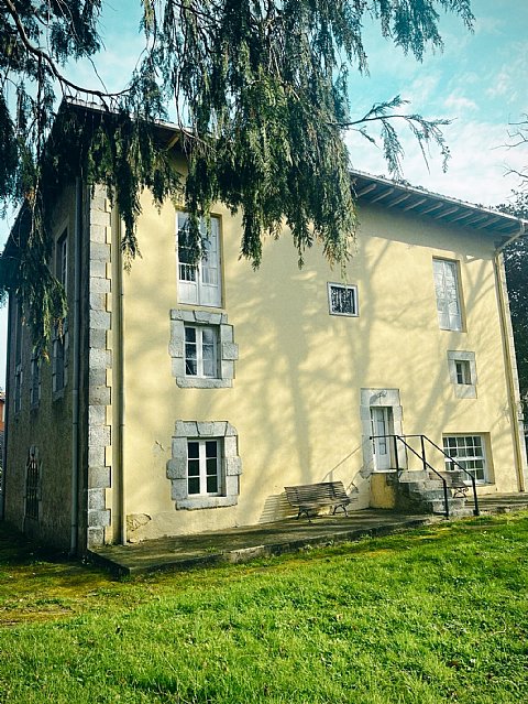 Conjunto de casas señoriales con finca urbana segregable y posibilidad de construir  