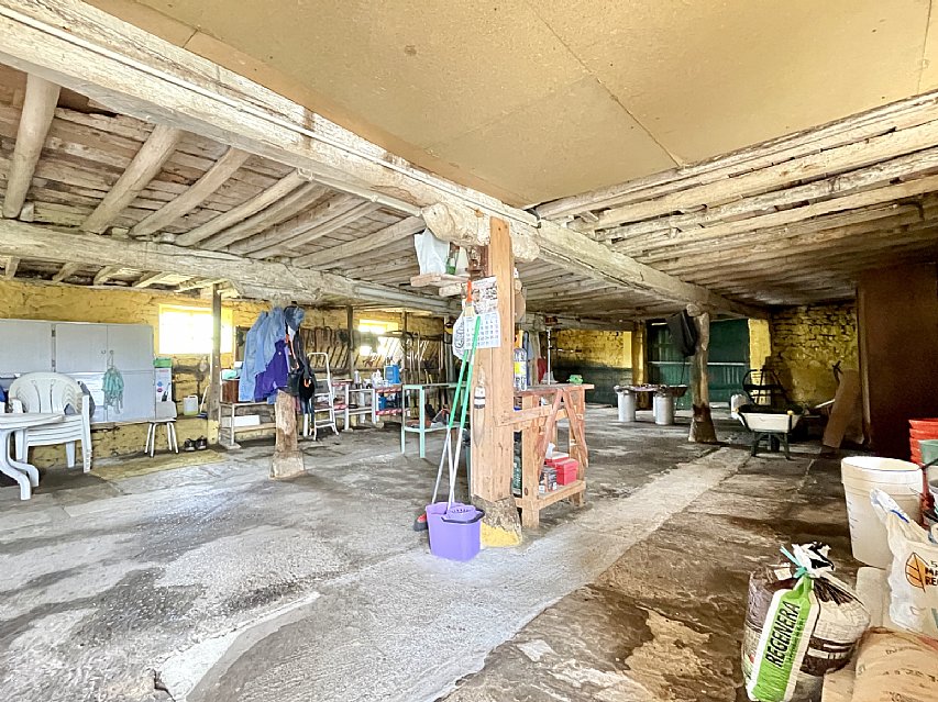 Chalet independiente con garaje y gran parcela en perfecto estado para entrar a vivir