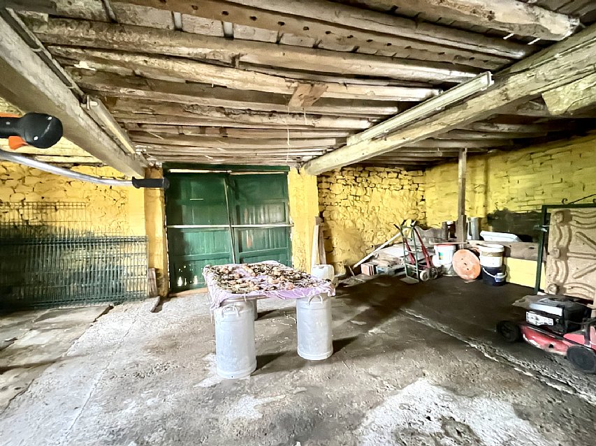 Chalet independiente con garaje y gran parcela en perfecto estado para entrar a vivir