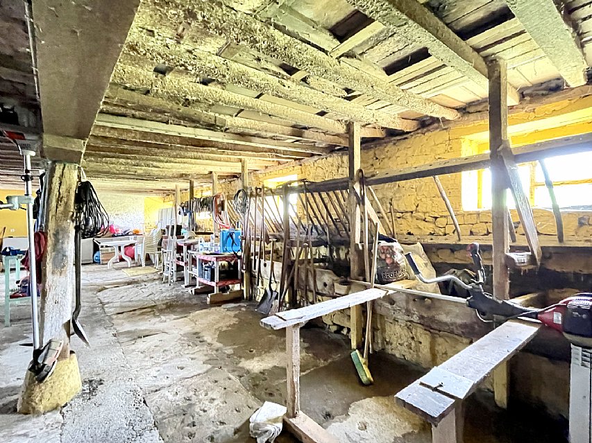 Chalet independiente con garaje y gran parcela en perfecto estado para entrar a vivir