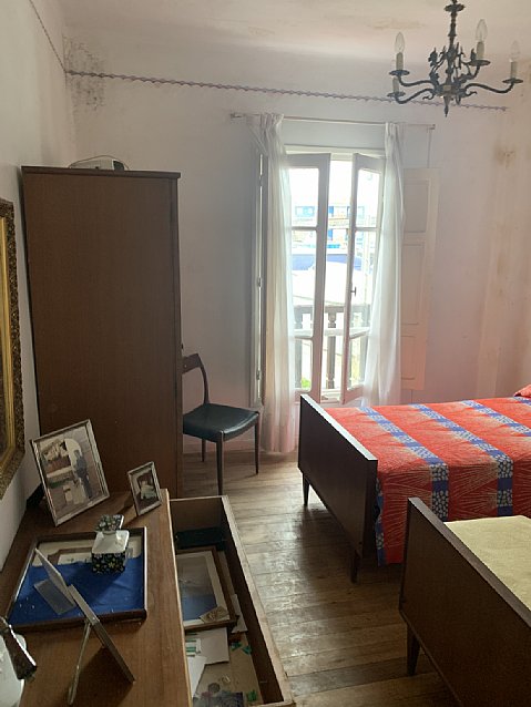 Casa indiviual de dos plantas con jardín en Barreda