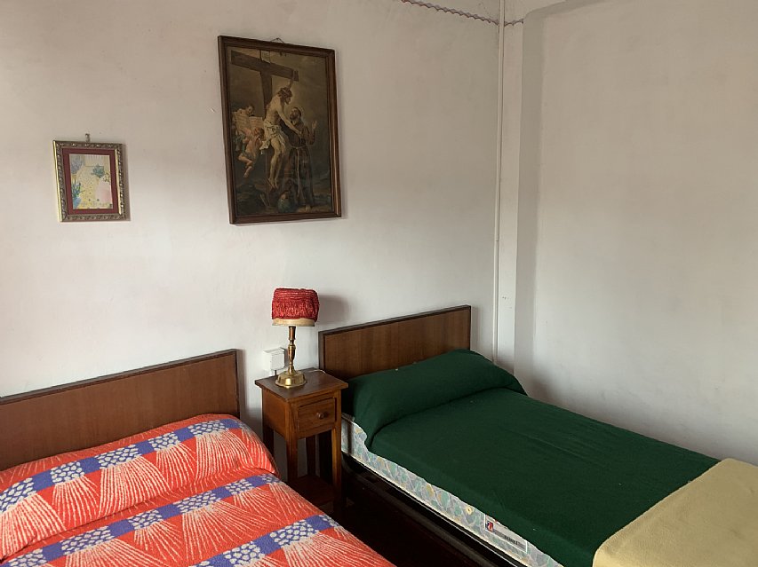 Casa indiviual de dos plantas con jardín en Barreda