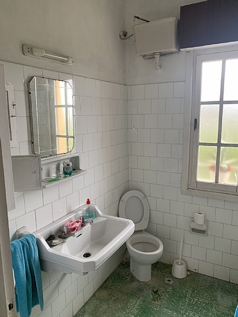 Casa indiviual de dos plantas con jardín en Barreda