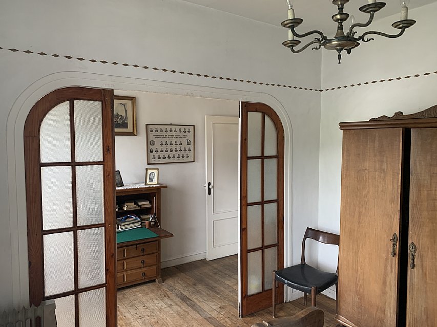 Casa indiviual de dos plantas con jardín en Barreda