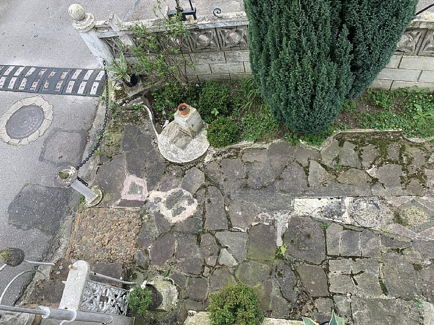 Casa indiviual de dos plantas con jardín en Barreda