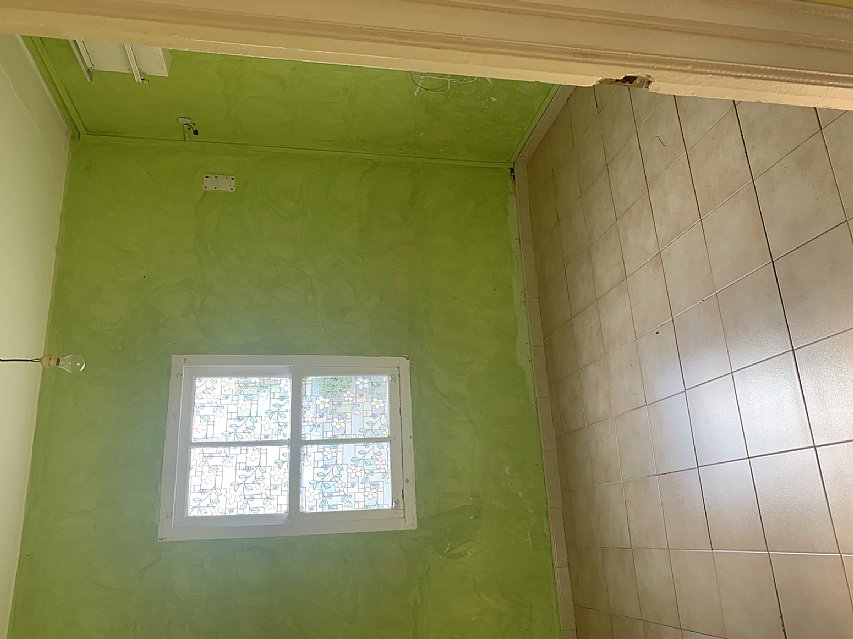 Casa indiviual de dos plantas con jardín en Barreda