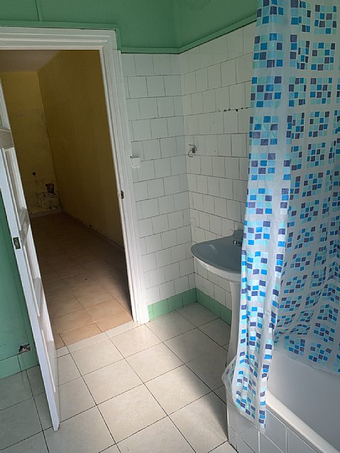 Casa indiviual de dos plantas con jardín en Barreda