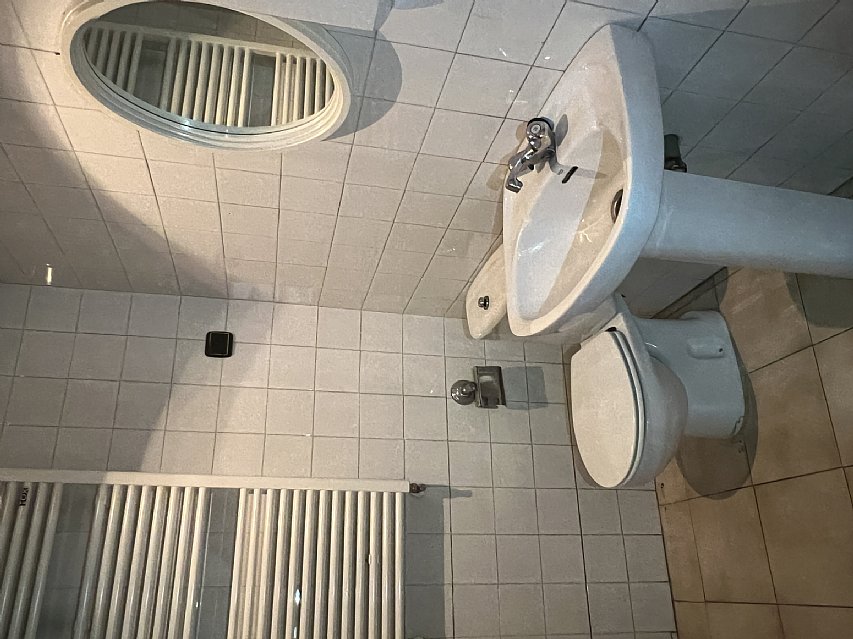 Amplio local en Torrelavega