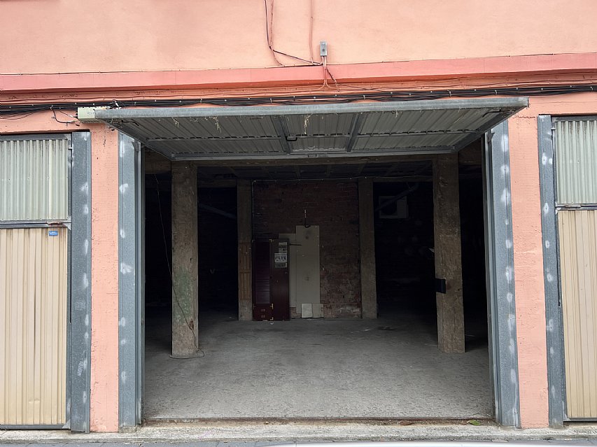 Amplio local en Torrelavega