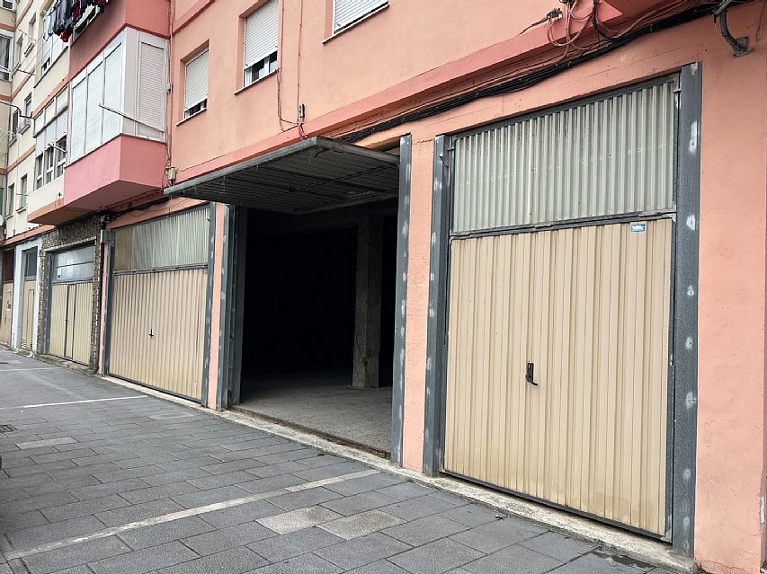 Amplio local en Torrelavega