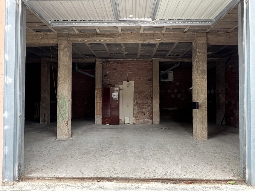 Amplio local en Torrelavega