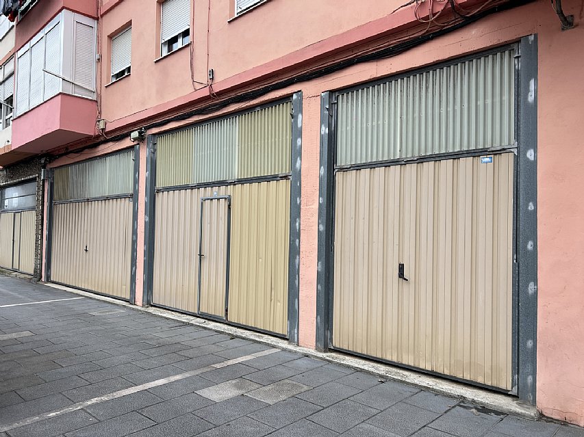 Amplio local en Torrelavega