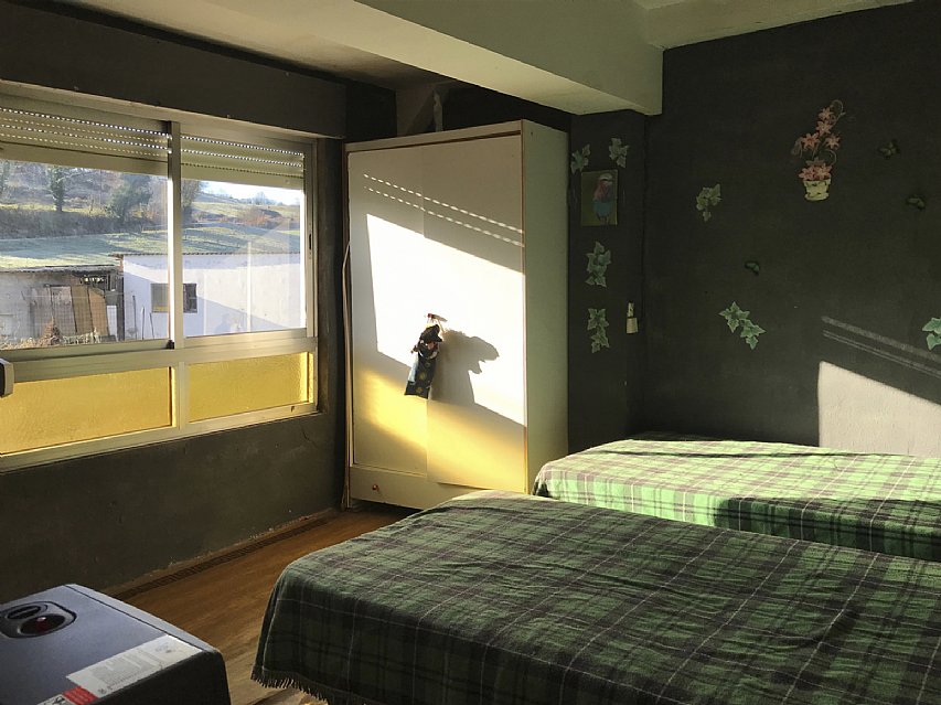 Estupenda casa al sur con terreno, garaje y muchas posibilidades