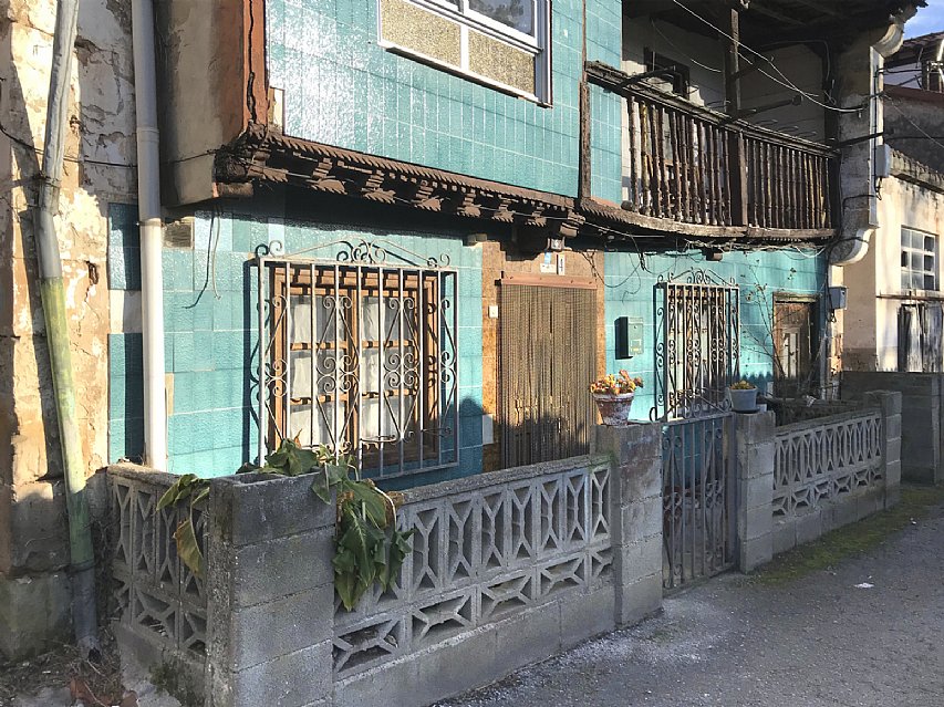 Estupenda casa al sur con terreno, garaje y muchas posibilidades
