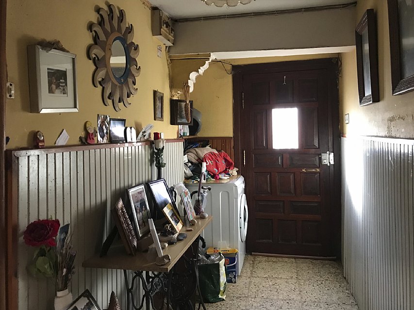 Estupenda casa al sur con terreno, garaje y muchas posibilidades