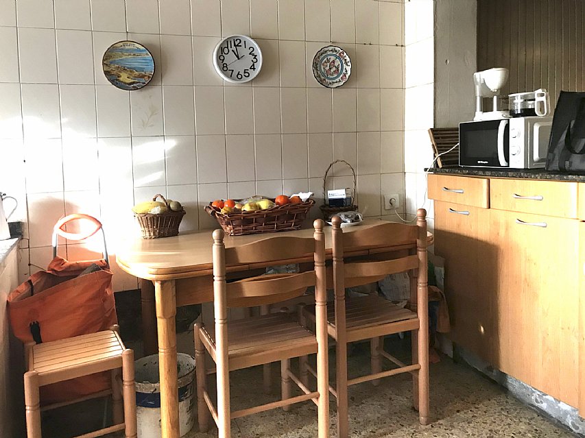 Estupenda casa al sur con terreno, garaje y muchas posibilidades