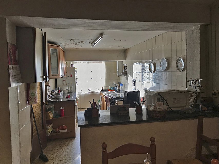Estupenda casa al sur con terreno, garaje y muchas posibilidades