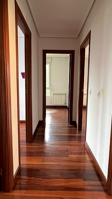 PISO DE 3 HAB Y 2 BAÑOS CON GARAJE EN ENTRAMBASAGUAS